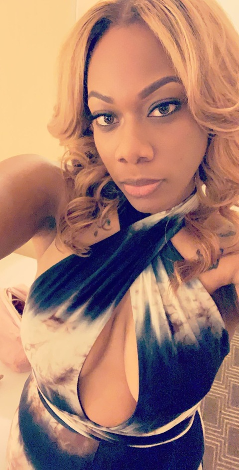 juicyylucyyy OnlyFans Leak 

 picture 2