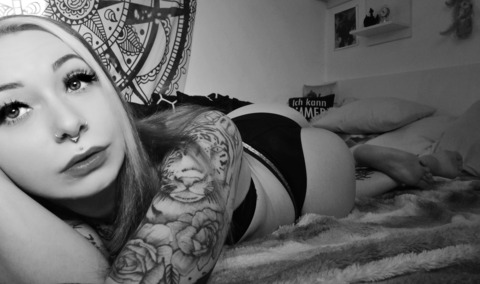 Download jujushithappens OnlyFans content free 

 picture 2
