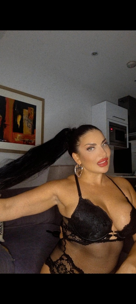 View juliadalia (JuliaDalia) OnlyFans 6 Photos and 1 Videos for free 

 picture 2