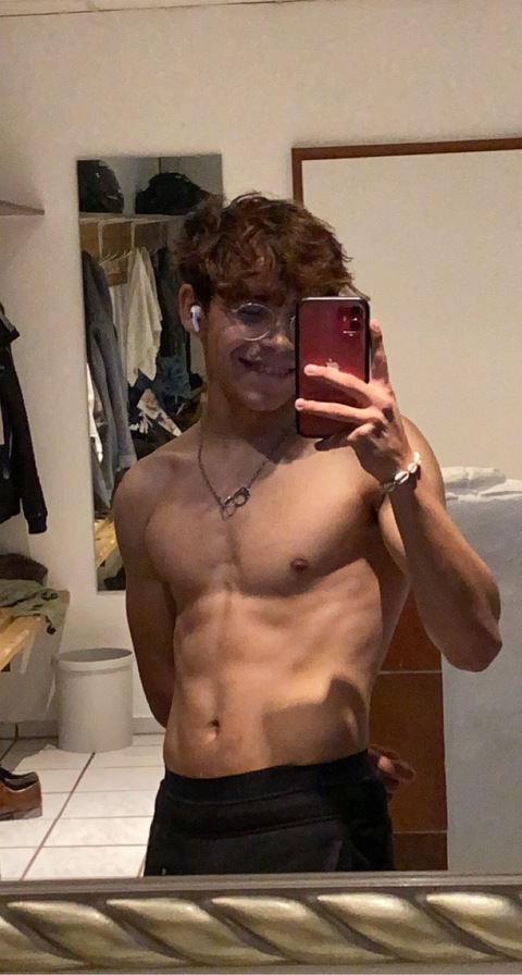 julian.e (Julian E) OnlyFans Leaked Pictures and Videos 

 picture 2