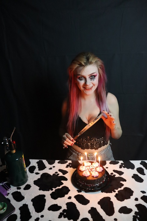 View juliet_sinz OnlyFans videos and photos for free 

 picture 2