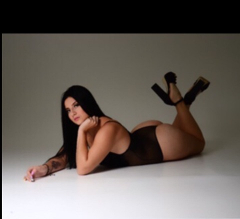 View Juliana Valencia (julivalencia98) OnlyFans 8 Photos and 3 Videos gallery 

 picture 2