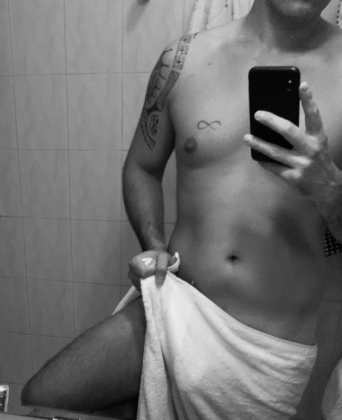 Onlyfans leak julyan89 

 picture 2