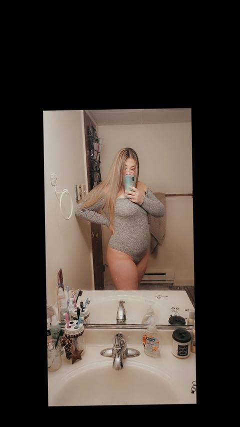 Onlyfans leaks k_arin 

 picture 2