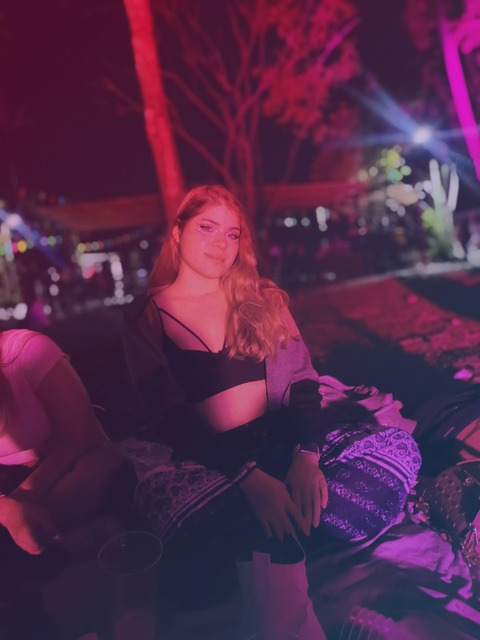 View karadameloveu OnlyFans content for free 

 picture 2