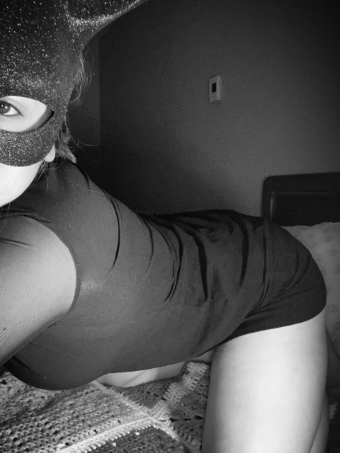 karahraee OnlyFans Leak 

 picture 2