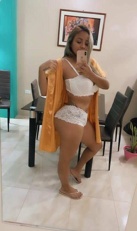 karlamarquinez OnlyFans Leaks 

 picture 2