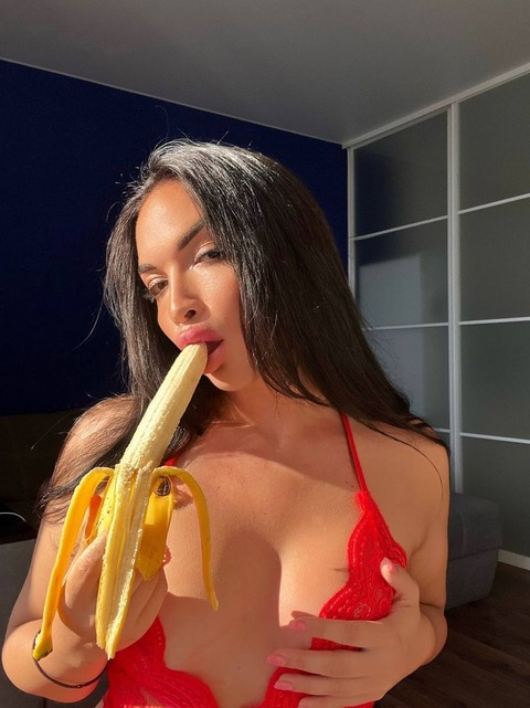 karolinawhitee (Karolina White) free OnlyFans Leaked Pictures and Videos 

 picture 2