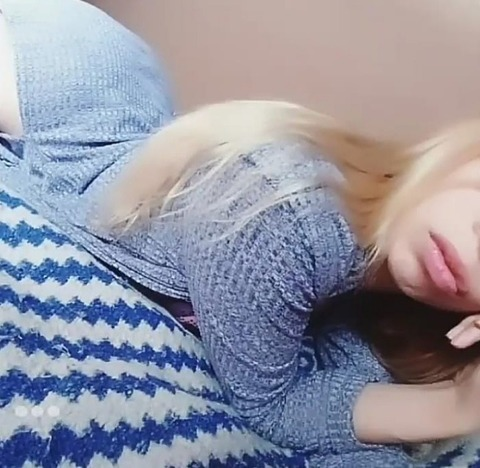 karuulopezz OnlyFans Leaks 

 picture 2