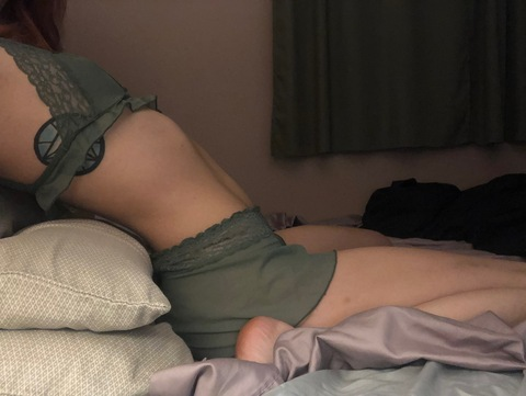 View katiebb2000 (Katie Hall) OnlyFans 19 Photos and 8 Videos for free 

 picture 2