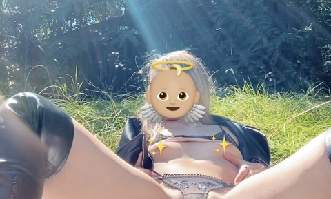 View katieeemckeee OnlyFans content for free 

 picture 2