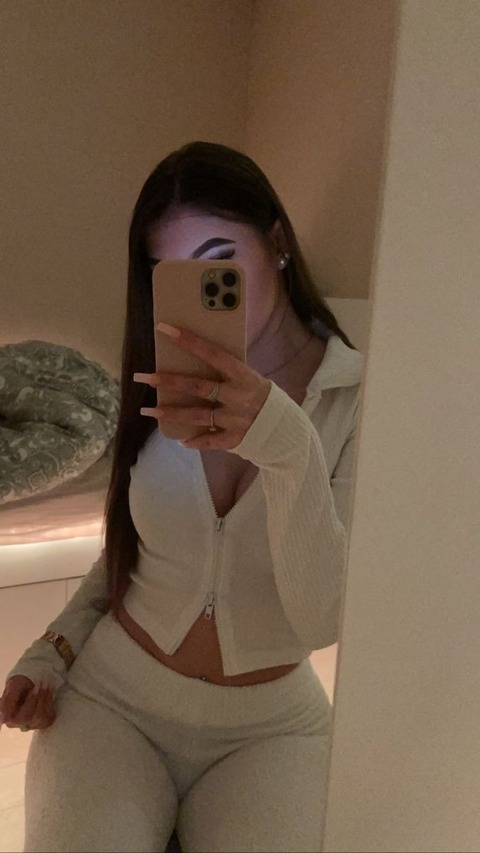 katlatina OnlyFans Leaked (3 Photos and 8 Videos) 

 picture 2