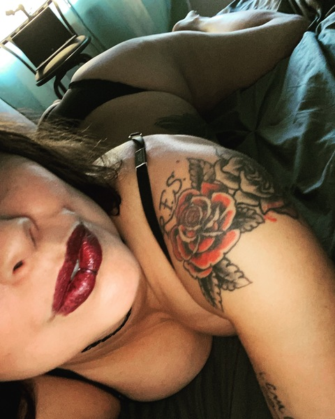 View katvonc22 (Stl_gal22) OnlyFans 10 Photos and 7 Videos gallery 

 picture 2
