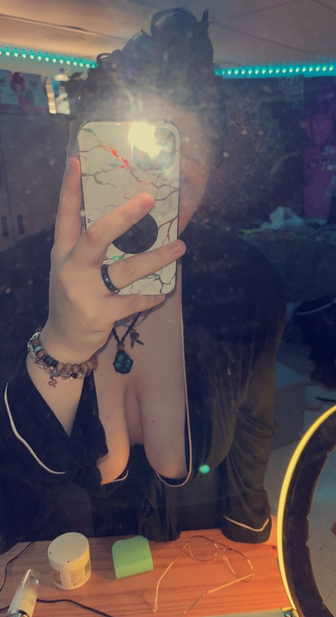 Onlyfans free content kayla_shay 

 picture 2