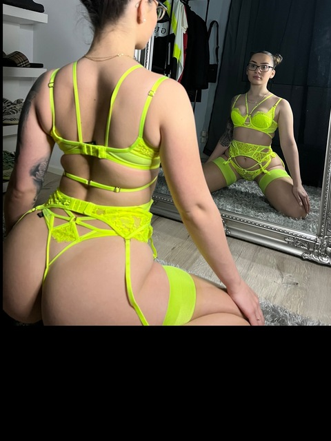 kaylasammutttt OnlyFans Leaked (20 Photos and 1 Videos) 

 picture 2
