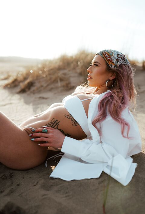 kayleeworldwide (kayleeworldwide) free OnlyFans content 

 picture 2