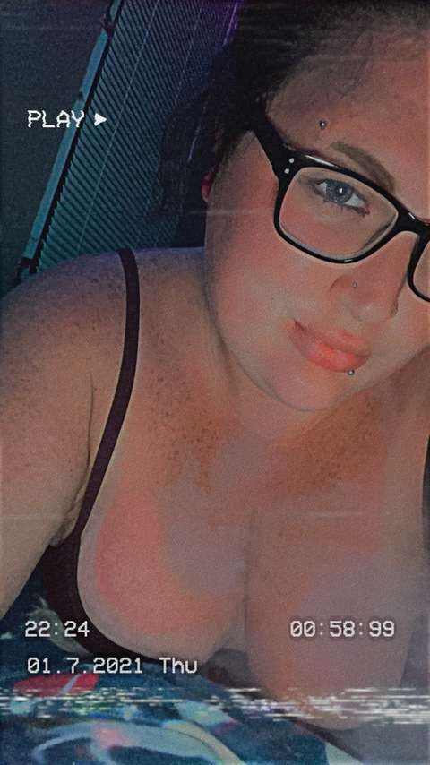View kdelena23 OnlyFans content for free 

 picture 2