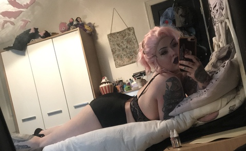 @kebzm8 leaks Onlyfans content for free 

 picture 2