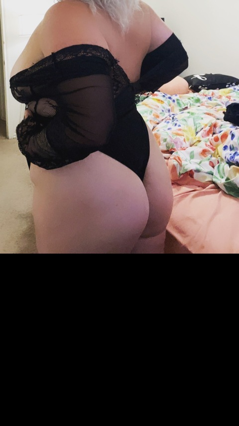 Get Free access to @kellirose90 (Kinkykelly) Leaked OnlyFans 

 picture 2