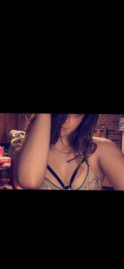 View kendallsfanz (kendall) OnlyFans 6 Photos and 0 Videos leaked 

 picture 2