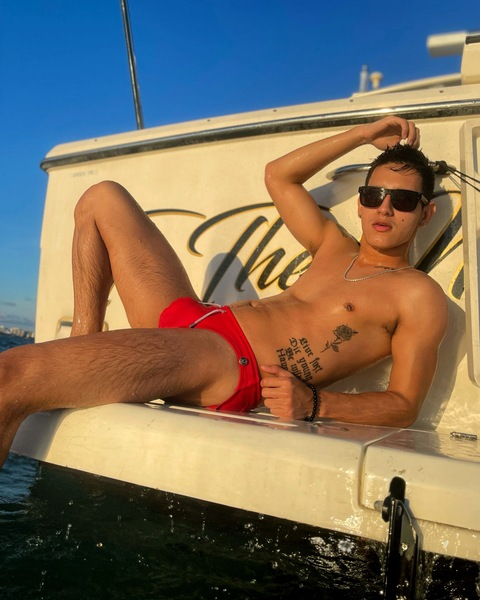 View kennzxo OnlyFans content for free 

 picture 2