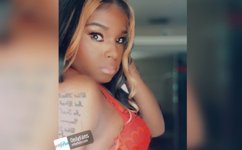 View khloecox69 (Mistress Khloe Cummz) OnlyFans 47 Photos and 37 Videos gallery 

 picture 2