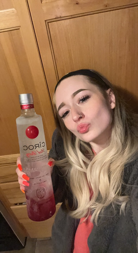 Download kiaralinewell OnlyFans videos and photos for free 

 picture 2