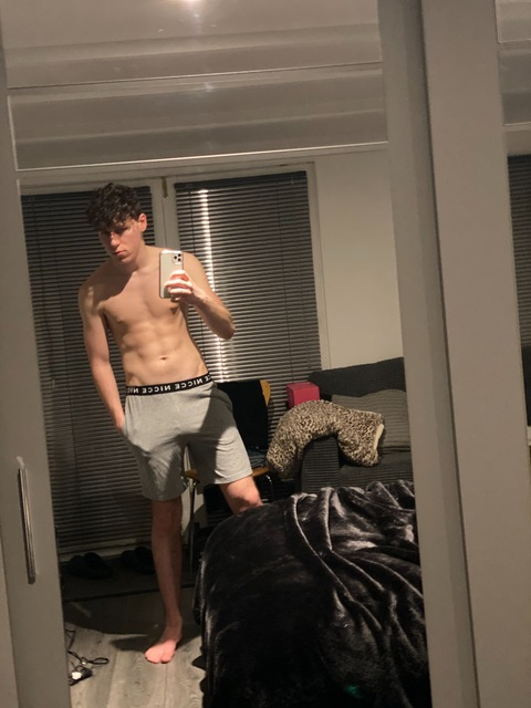 Download kieranisking OnlyFans content free 

 picture 2
