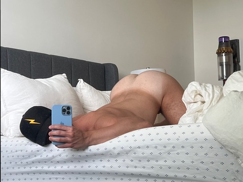 kingarthurr OnlyFans Leak 

 picture 2