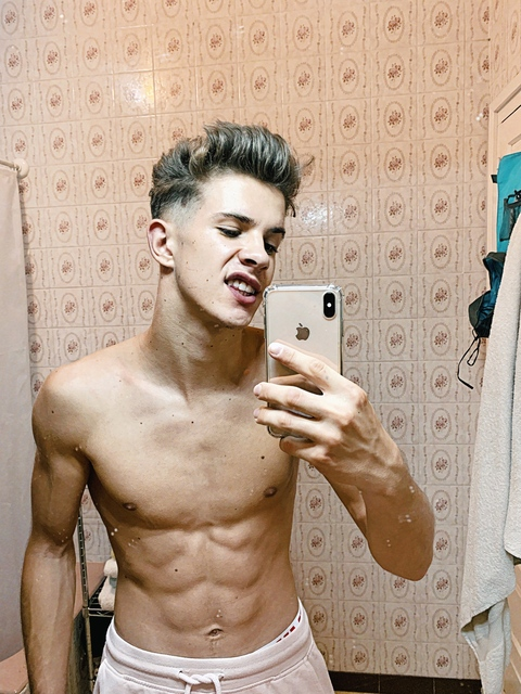 Get Free access to kingbernii (Kingbernii) Leak OnlyFans 

 picture 2