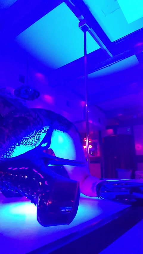 kinkyflowkitty OnlyFans Leak (213 Photos and 27 Videos) 

 picture 2