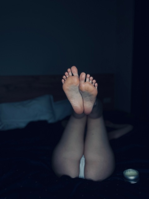kira.lust OnlyFans Leak (32 Photos and 1 Videos) 

 picture 2