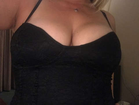 kirascontentxo (Kira) OnlyFans Leaked Pictures and Videos 

 picture 2
