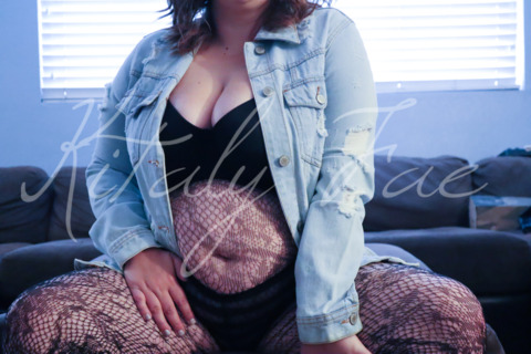 Download kitalyfae OnlyFans content for free 

 picture 2
