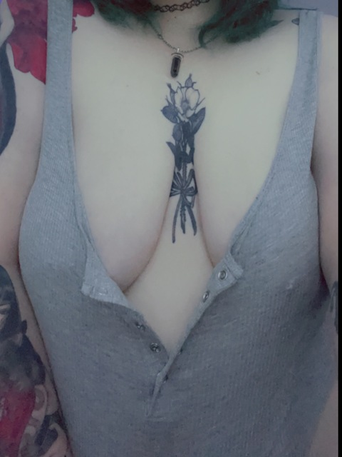 View kitfrost OnlyFans content for free 

 picture 2