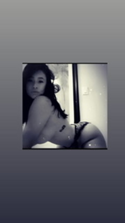 krismari3e OnlyFans Leak (3 Photos and 15 Videos) 

 picture 2