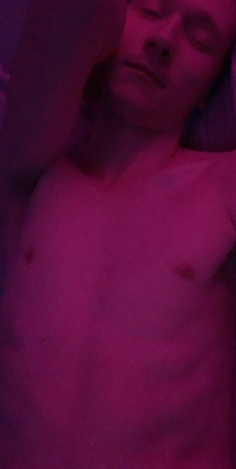 kylelanexx81 OnlyFans Leak (3 Photos and 8 Videos) 

 picture 2