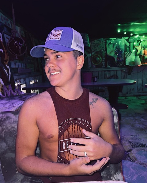 Onlyfans free content kylerdotson 

 picture 2