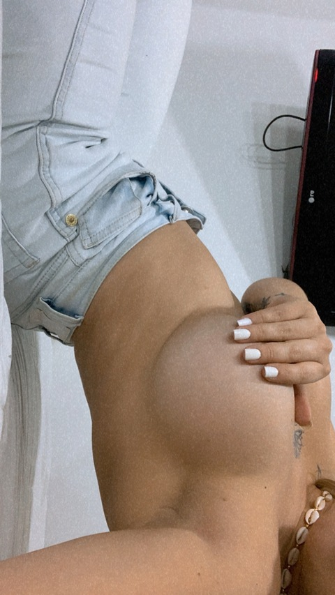 @laauuuu19 leaks Onlyfans gallery for free 

 picture 2