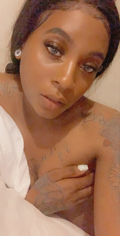View ladiieeluckiie OnlyFans content for free 

 picture 2