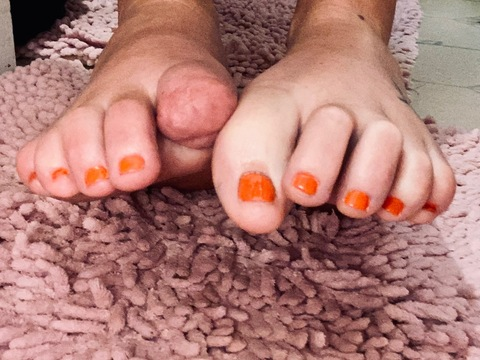 View lady9toes (9 Toed Lady) OnlyFans 601 Photos and 54 Videos leaks 

 picture 2
