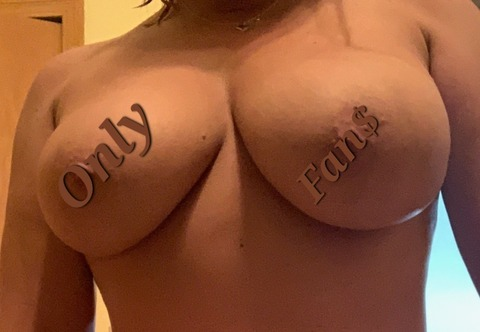 ladyandme OnlyFans Leaks 

 picture 2