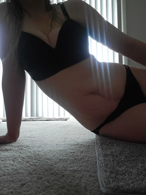 Download ladycharmaine OnlyFans content for free 

 picture 2