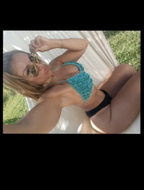 View Ladymara +50 *-* ❣️ (ladymaraok) OnlyFans 6 Photos and 0 Videos gallery 

 picture 2
