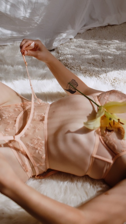 lafleurdeliv OnlyFans Leak 

 picture 2
