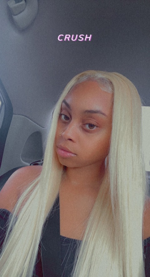 lamillibaby (LUX Milli) OnlyFans Leaks 

 picture 2