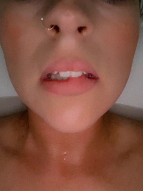 View lana.rainxo (Lana xo) OnlyFans 22 Photos and 6 Videos leaked 

 picture 2
