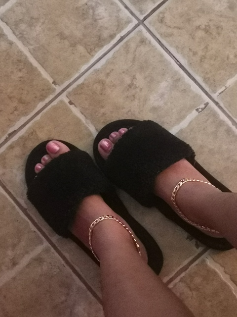 Download lanazzfeet OnlyFans content for free 

 picture 2