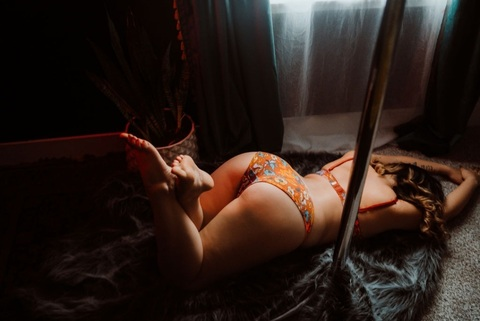 lanie1998 OnlyFans Leaked Photos and Videos 

 picture 2