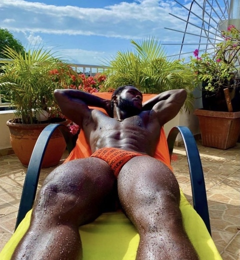 laperlanegra OnlyFans Leaks (25 Photos and 17 Videos) 

 picture 2